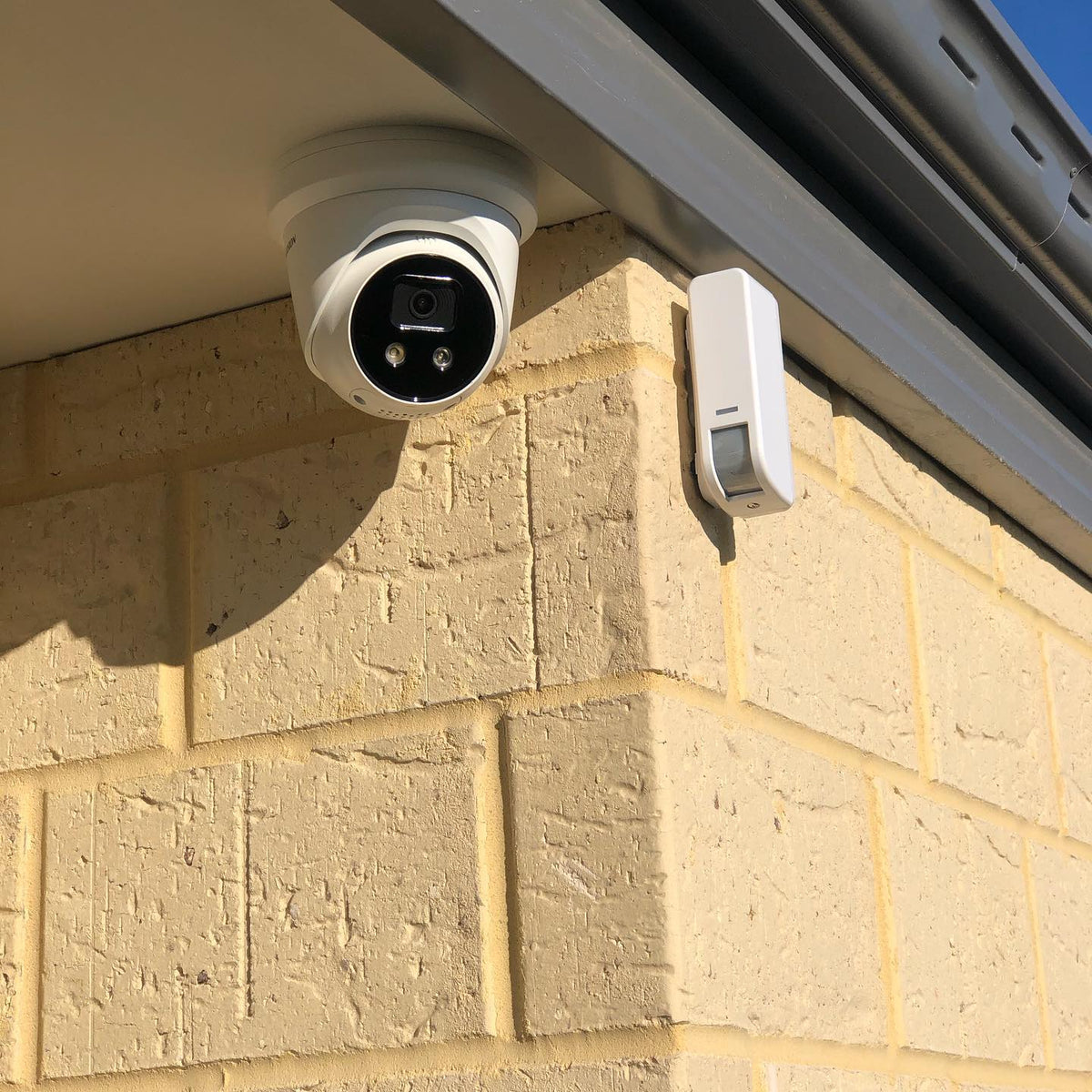 ESSENTIAL RESIDENTIAL SECURITY KIT X2 dome 2TB